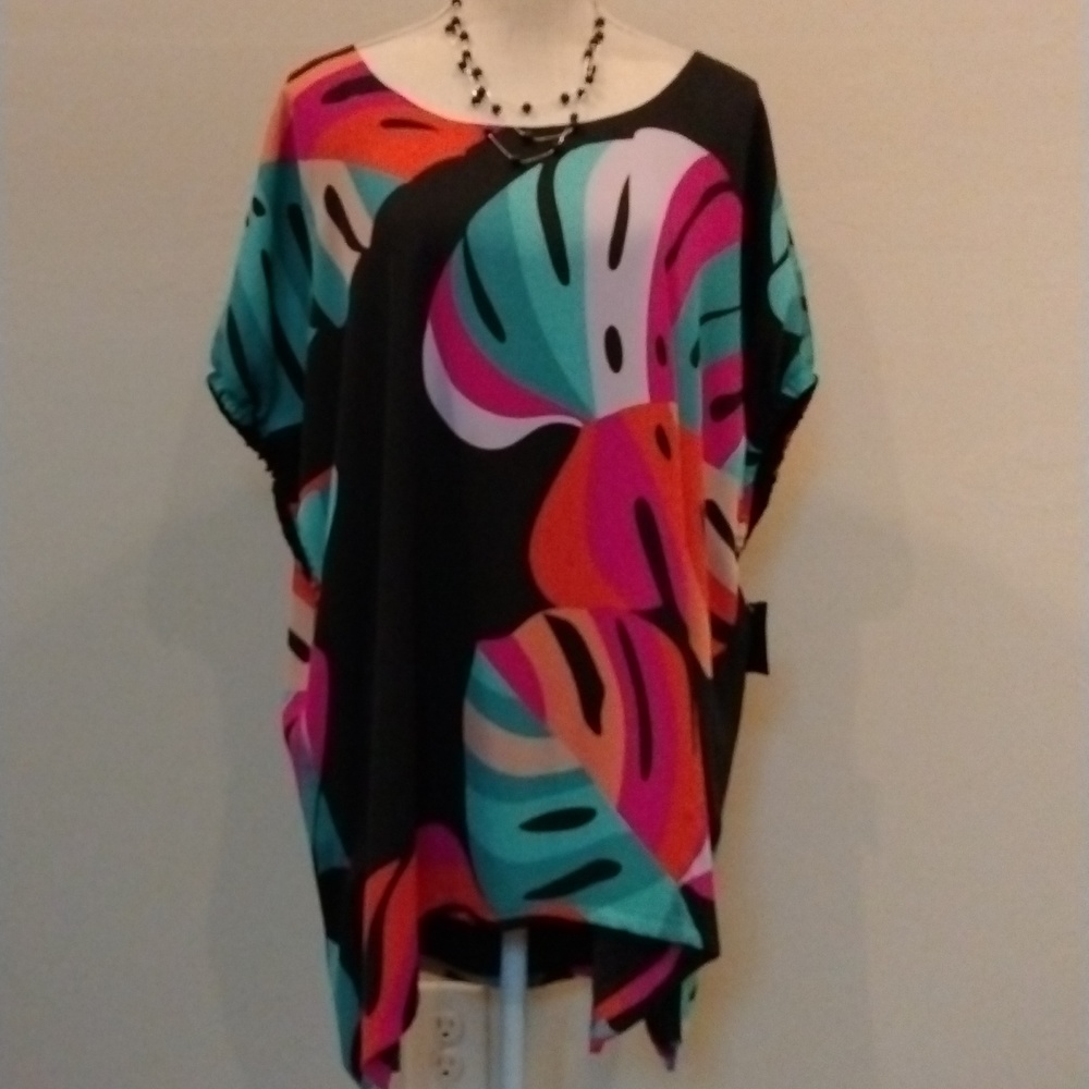 Women's Black Abstract Print Dolman Top - Multicolor